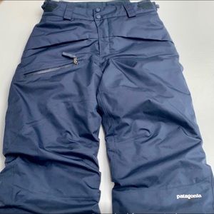 Boys Patagonia ski pants warm and in beautiful condition!